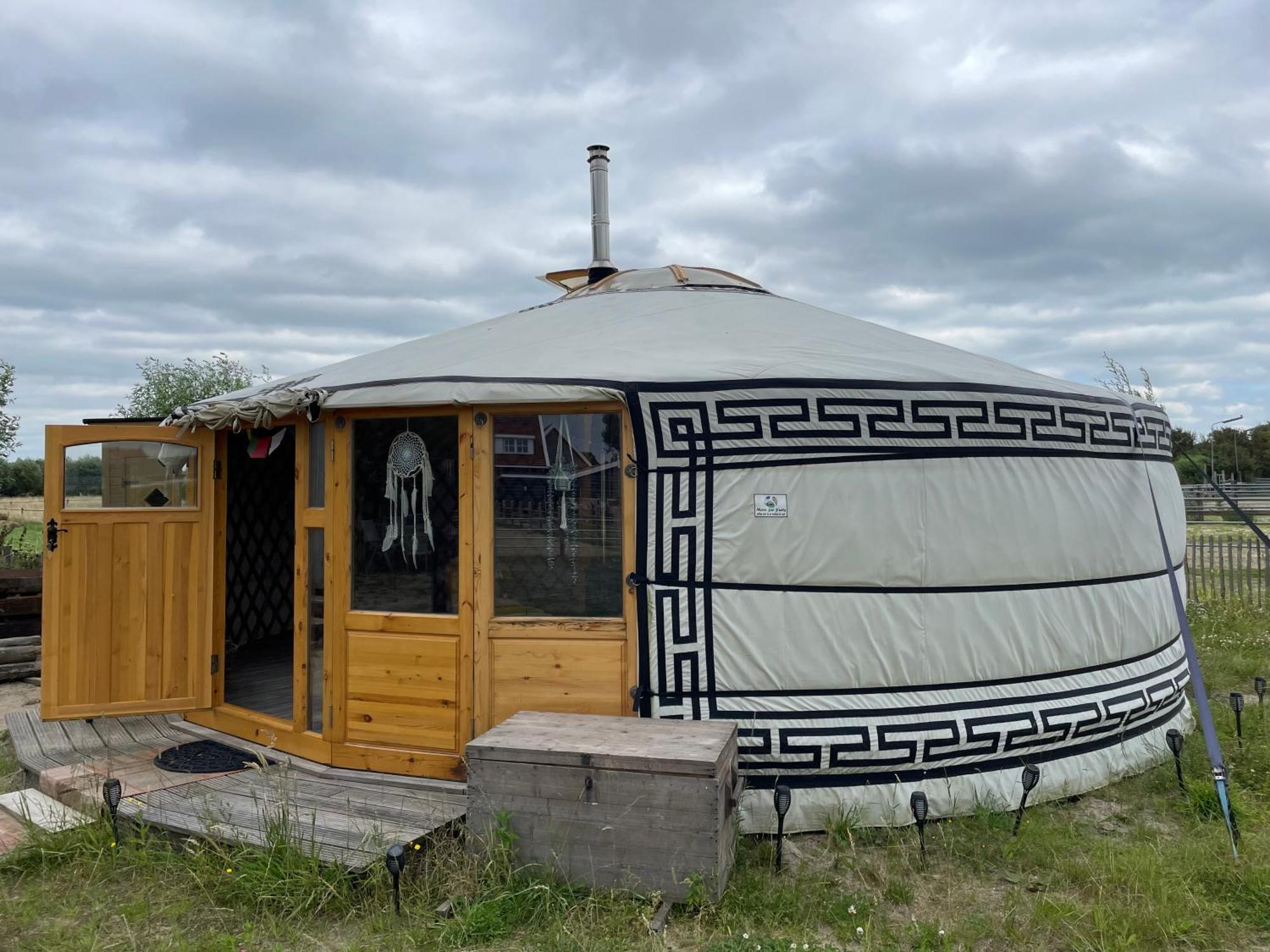 Luxe Yurt Hotel เกาเดอแกร์เกอ ภายนอก รูปภาพ