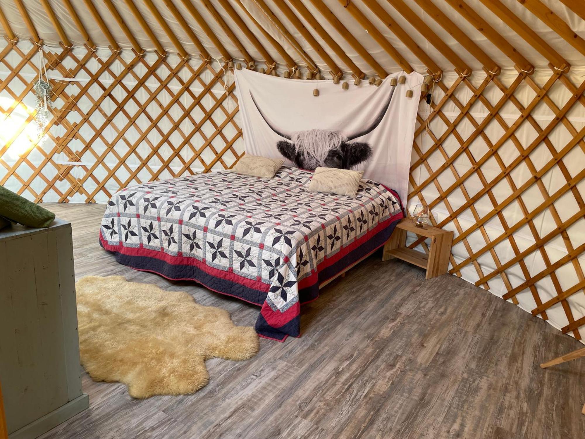 Luxe Yurt Hotel เกาเดอแกร์เกอ ภายนอก รูปภาพ