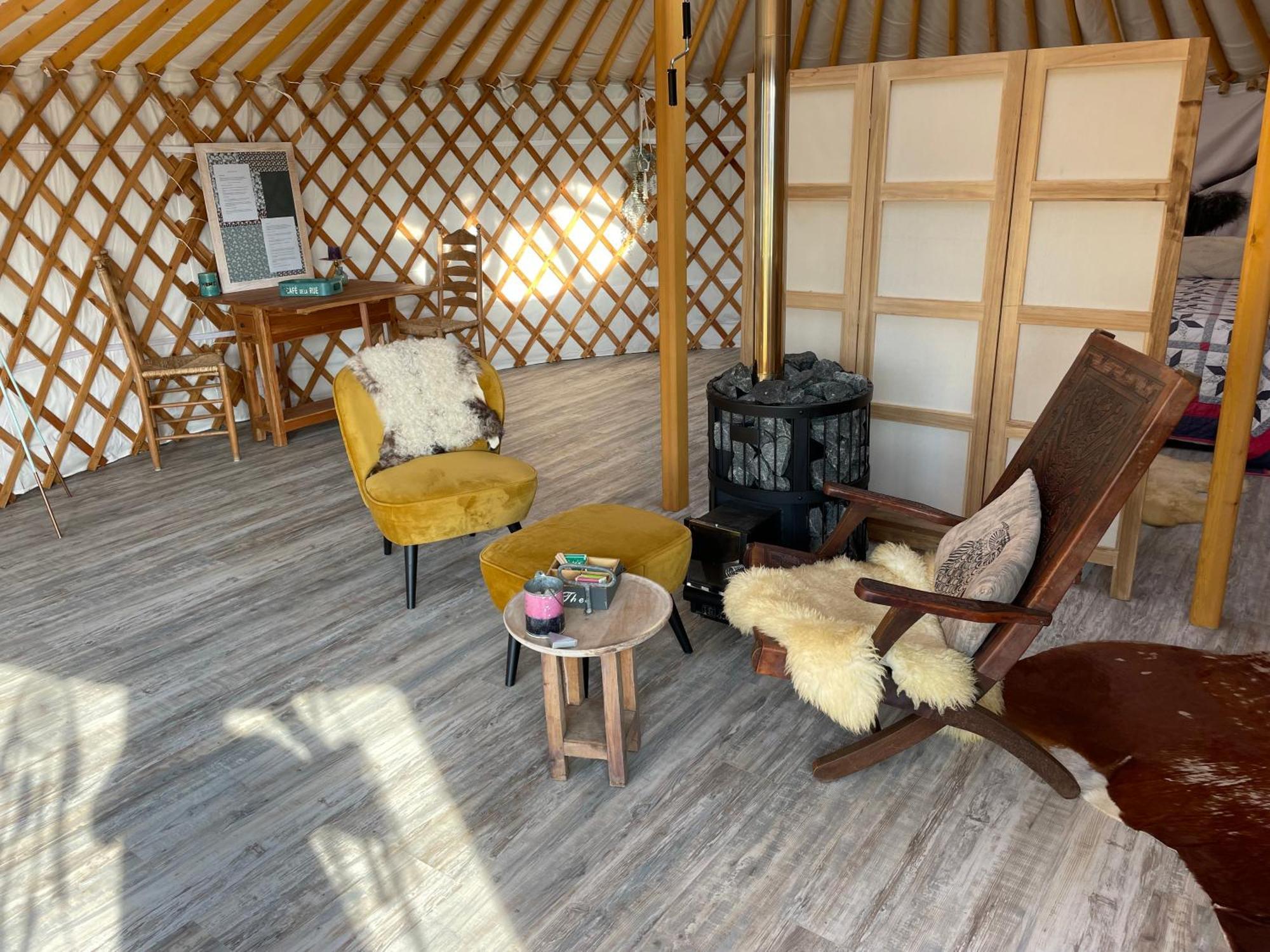 Luxe Yurt Hotel เกาเดอแกร์เกอ ภายนอก รูปภาพ