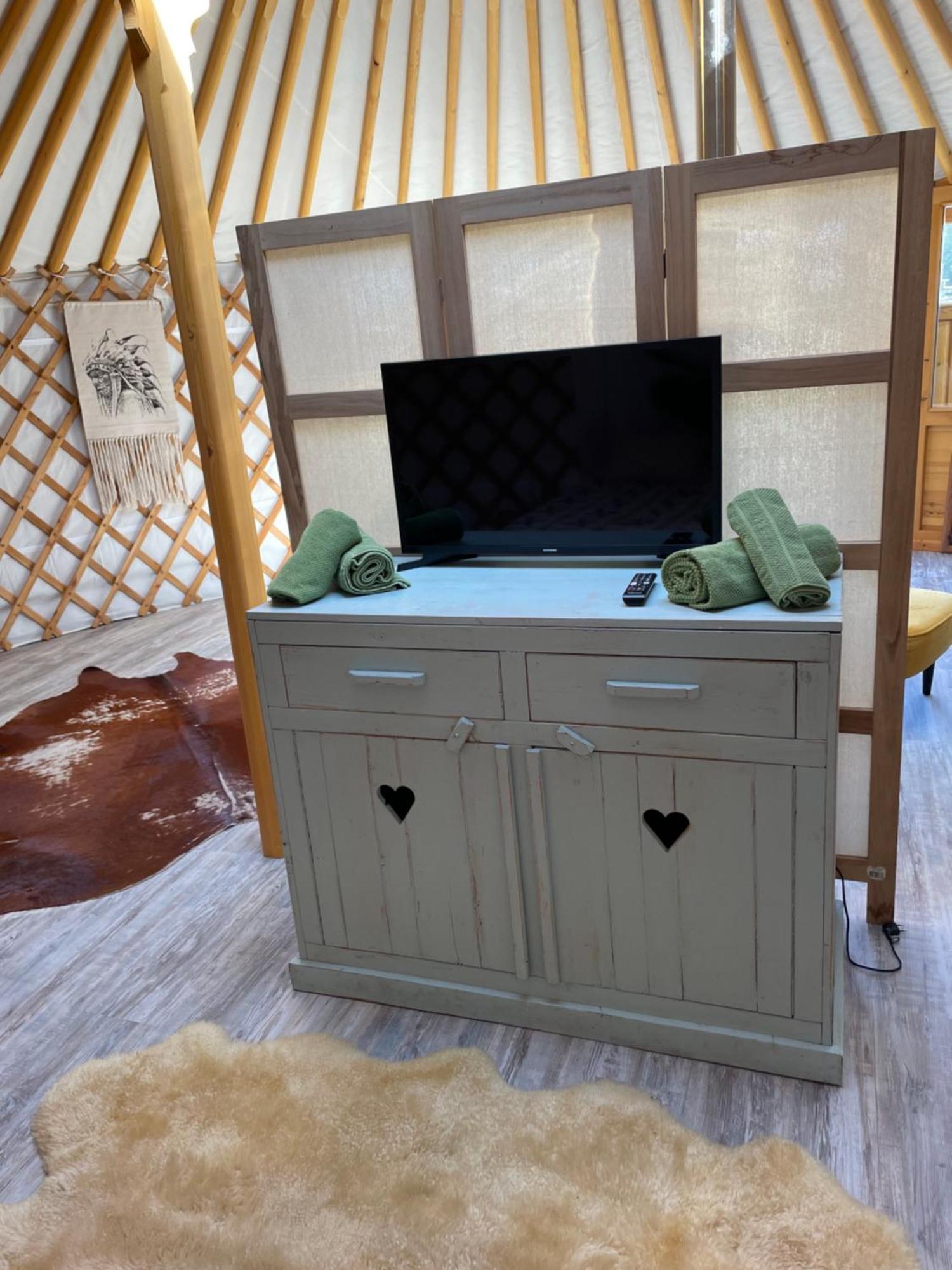 Luxe Yurt Hotel เกาเดอแกร์เกอ ภายนอก รูปภาพ
