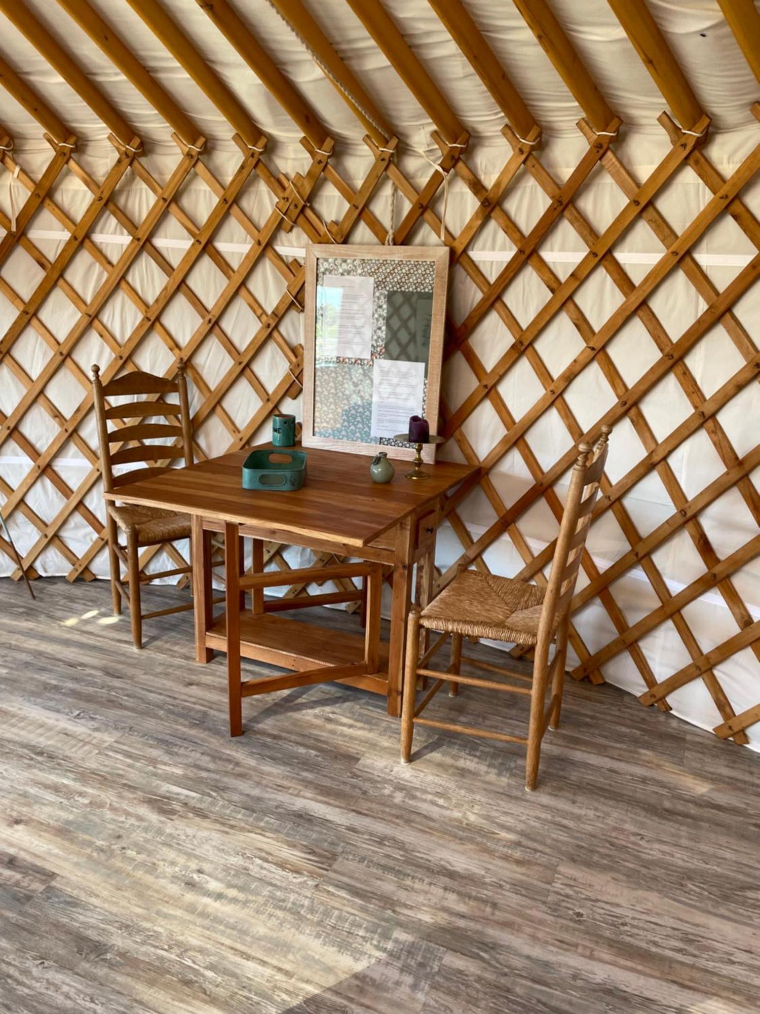 Luxe Yurt Hotel เกาเดอแกร์เกอ ภายนอก รูปภาพ